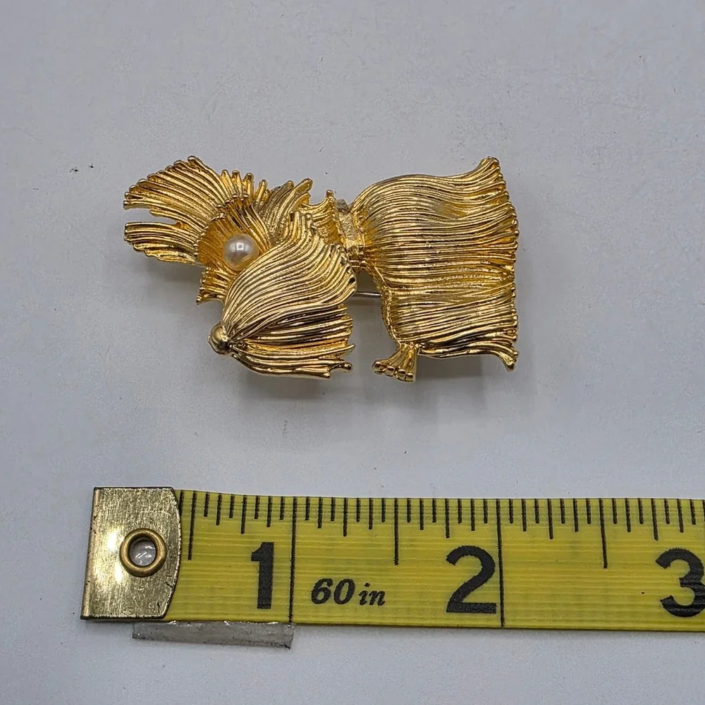 Vintage Gold Tone Scottish Terrier Scottie Dog Brooch Faux Pearl Eye Pin Animal - Picture 5 of 7